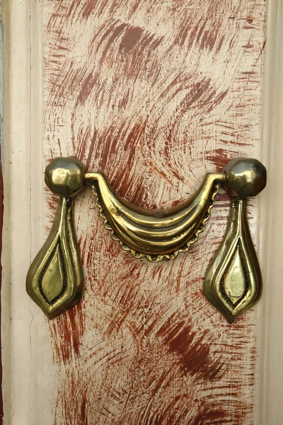 Decorative bronze door handle