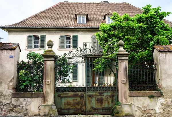 Old house gates with cast-iron lattice