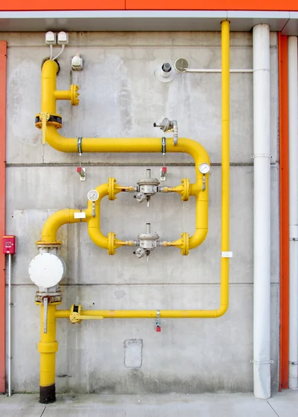 Yellow pipes