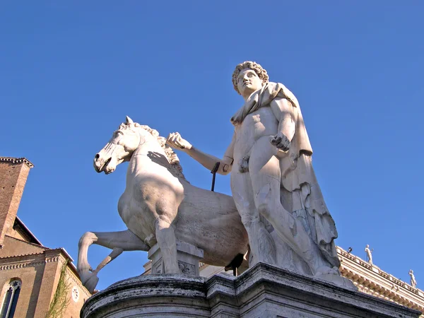 The Capitoline Hill and its Statues