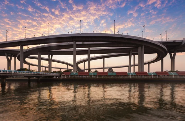 Industrial Ring Road Bridge, highway interchanged