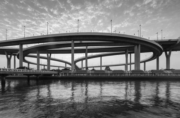 Black and White, Highway interchanged riverfront