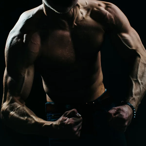 Muscular man with veins on hands