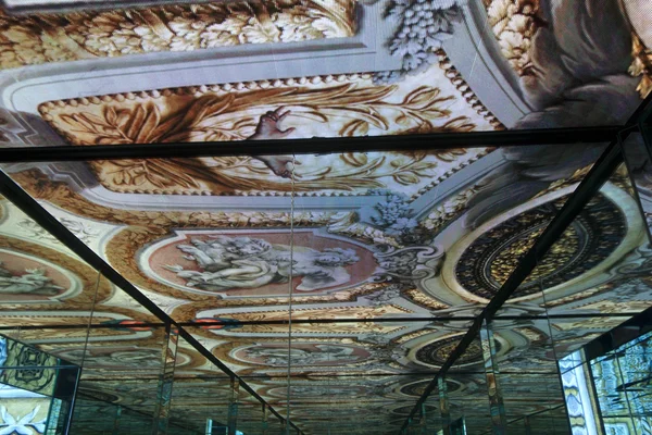 Mirrored effect inside Palazzo Italia at Expo Milano 2015