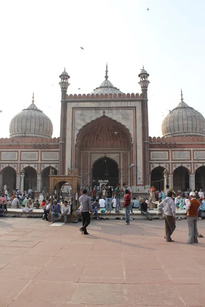 Jama Masjid of Delhi, main square overview with people
