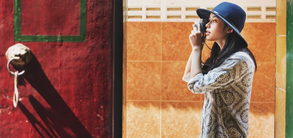 Travel woman in black hat