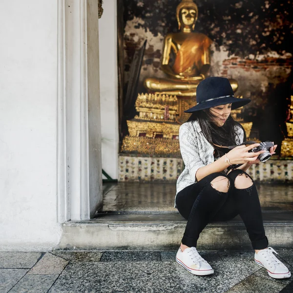 Travel woman in black hat