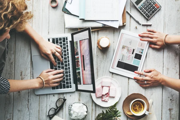 Minimalists  Working at desk