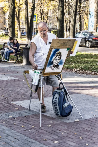 Artist at work on the streets.