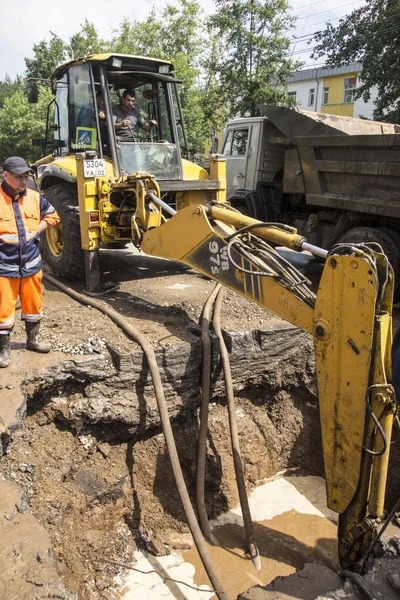 The production of excavation works for the elimination of leakag