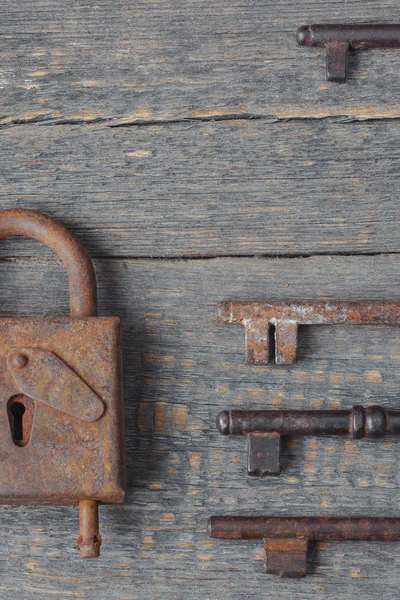Old lock and keys