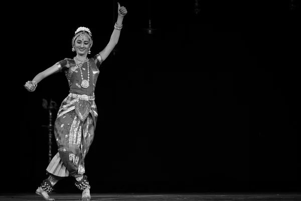 Nidhi Ravishankar - Bharatanatyam