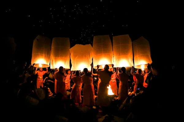 Yee Peng Festival, \
Floating Lantern Festival, Loy Khom, Festival\
The Northern Part Of Thailand Tradition