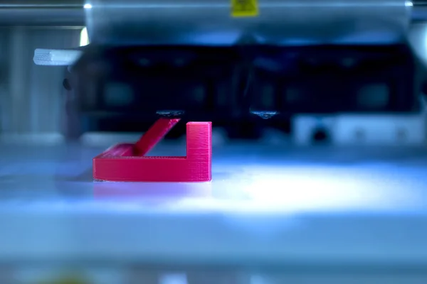 Three dimensional printing machine