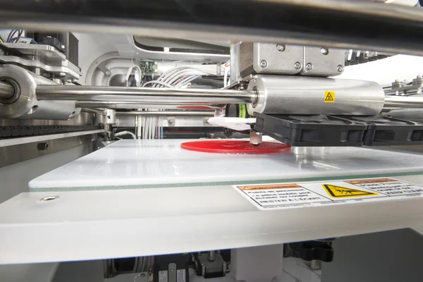 Three dimensional printing machine