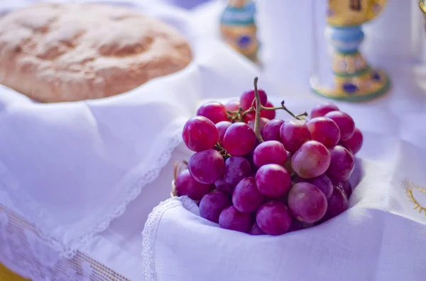 Symbols of religion : bread and wine