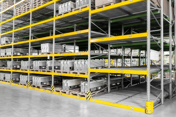 Shelving gravity for pallets