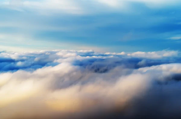 Horizontal vibrant blank empty dramatic cloudscape success backg