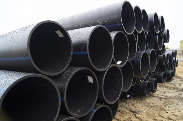 Storage of polyethylene pipes of large diameter