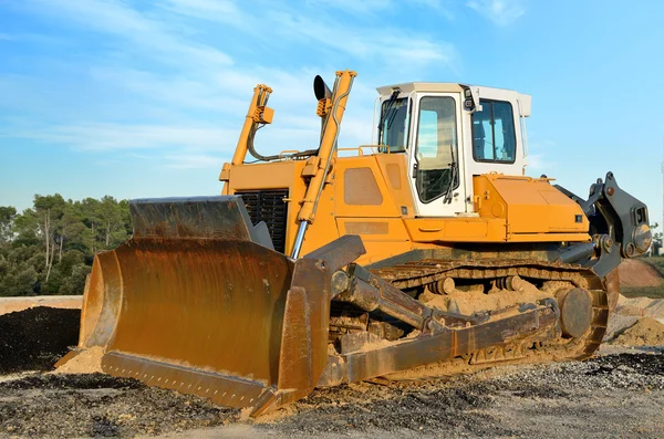 Bulldozer road construction machine