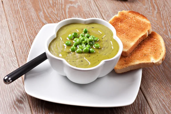 Pea soup in bowl