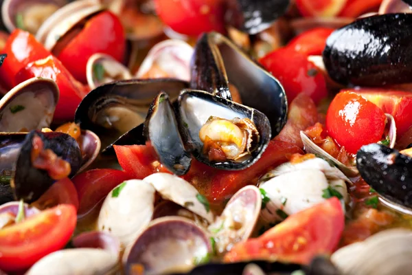 Ingredients for spaghetti with seafood.