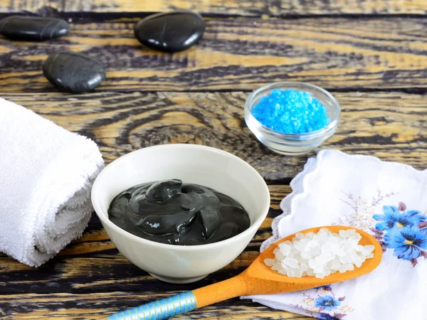 Black healing clay