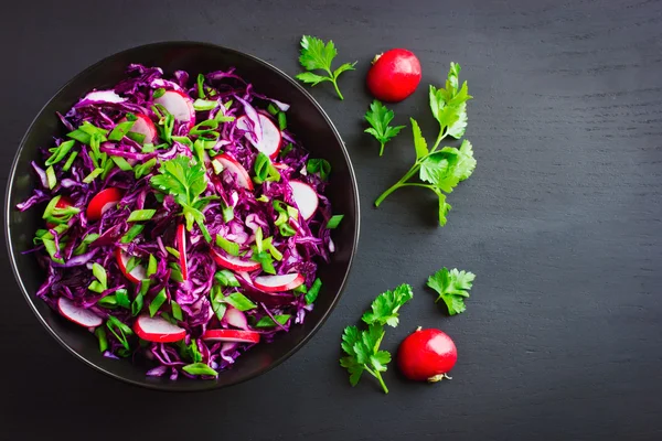 Red cabbage and spring onion salad