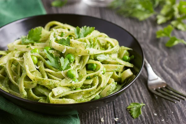 Tagliatelle pasta with spinach