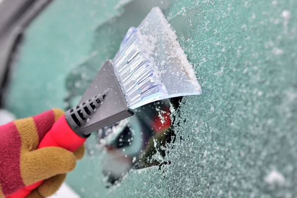 Cleaning car windows