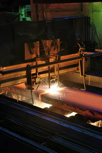 Gas cutting of the hot steel