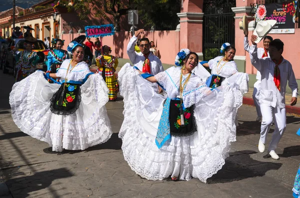 SAN CRISTOBAL DE LAS CASAS, MEXICO, 13 DECEMBER 2015: People dancing in traditional Mexican dress from Veracruz state