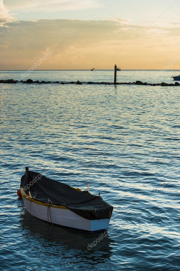 восход солнца на море лодки восход солнца на море лодки