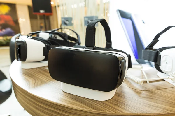 VR headsets, virtual reality sets, VR glasses