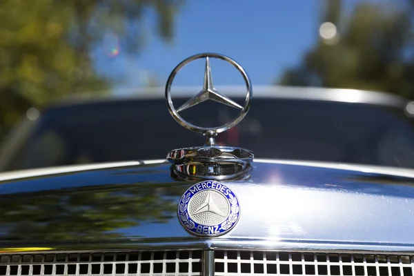 Retro Mercedes-Benz car logo