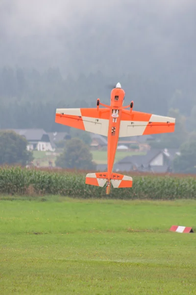 Aircraft - Model Aircraft - low wing aerobatics