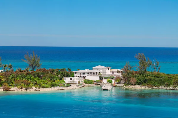 Island with property before Nassau - Bahamas