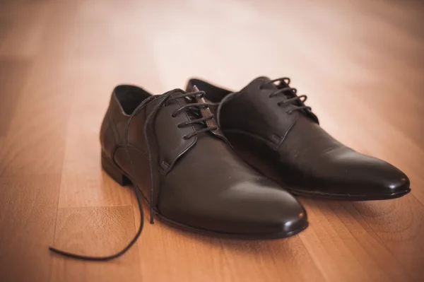 Leather classic style  men shoes