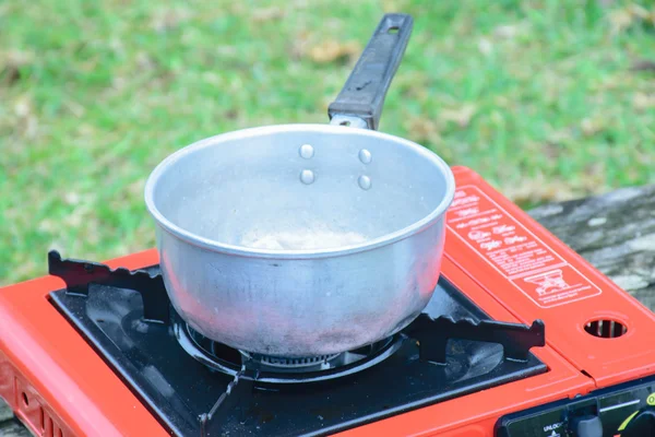 Tool Picnic stove for camp travel