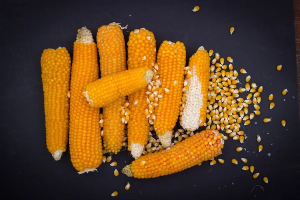 Corn, corn cobs, corn kernels