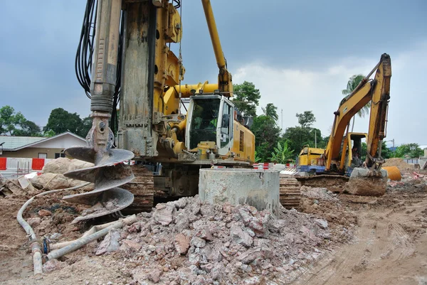 Bore pile rig machine in the construction site