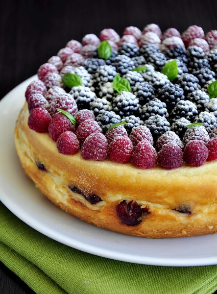 Cheese cake with berries