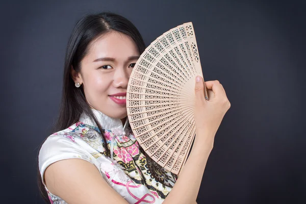 Asian fan girl