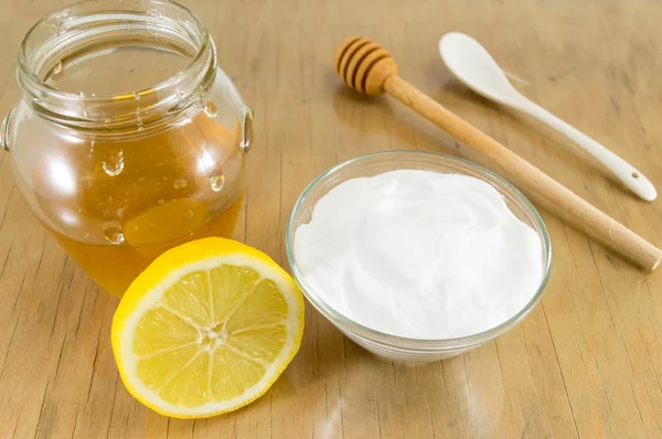 Diet recipe: baking soda, lemon and honey