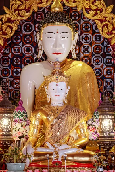 White jade buddha image was established in 2006 in thailand, It