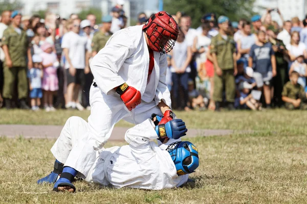 Airborne soldiers demonstrate mastery of martial arts