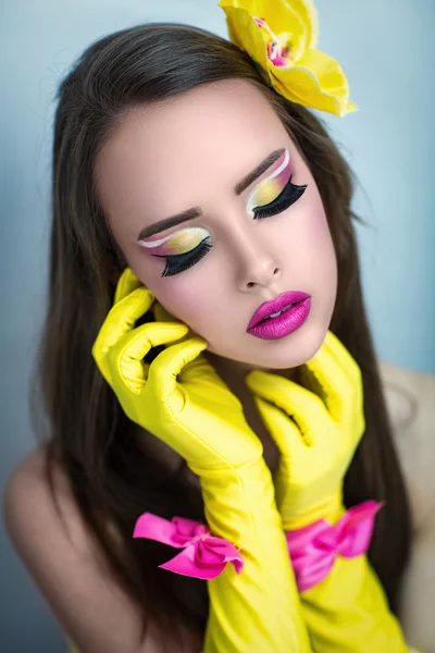 Barbie Girl yellow - 图库照片OlgaOsa#111132