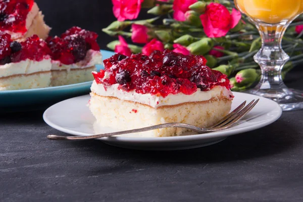 Forest fruit cake with jelly