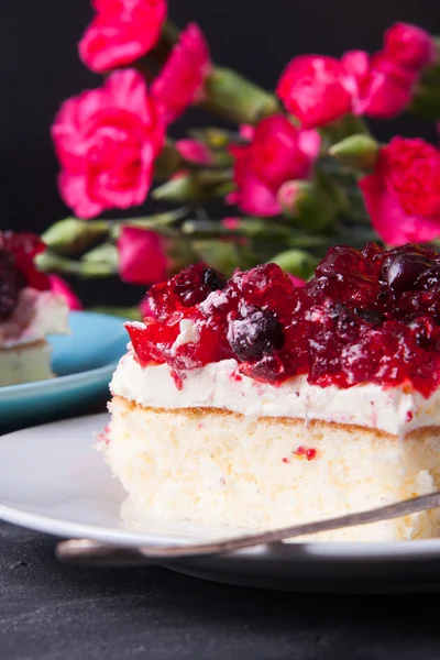 Forest fruit cake with jelly