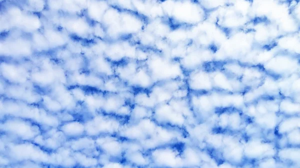Puffy cloud pattern